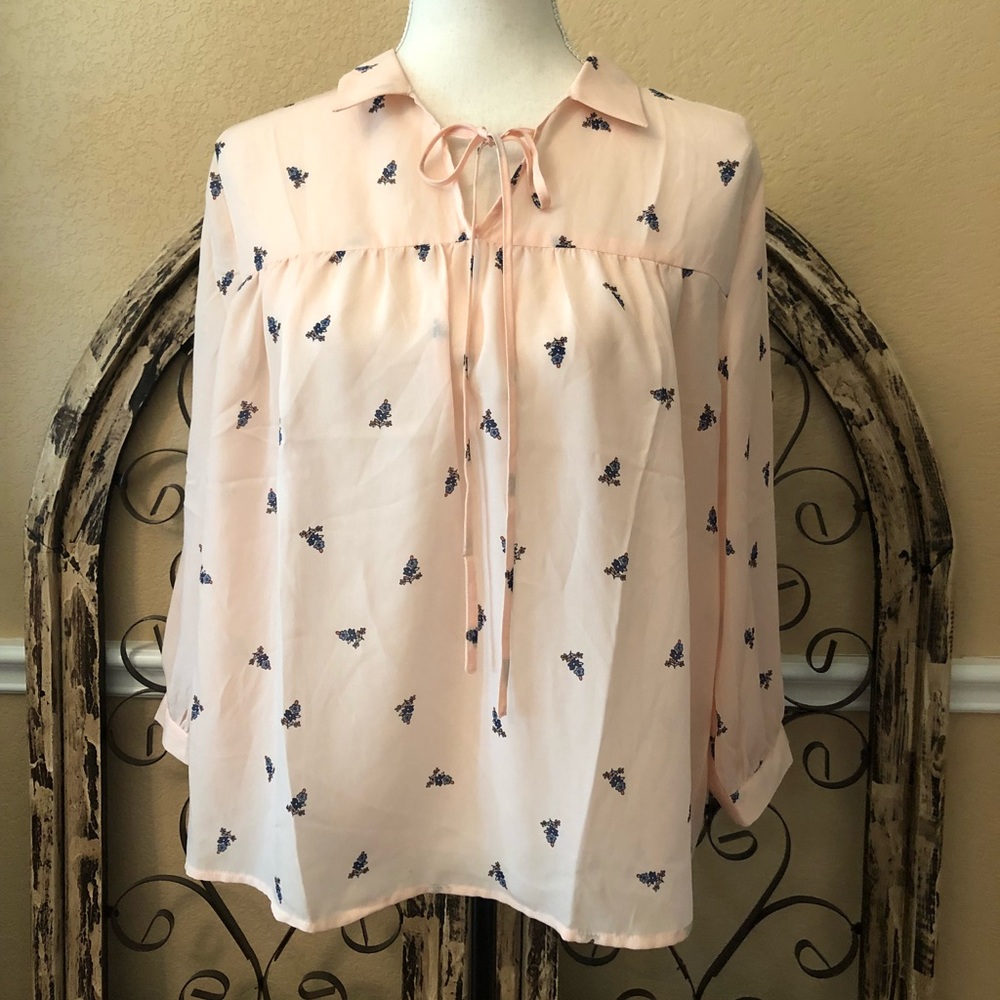 E & M Blouse